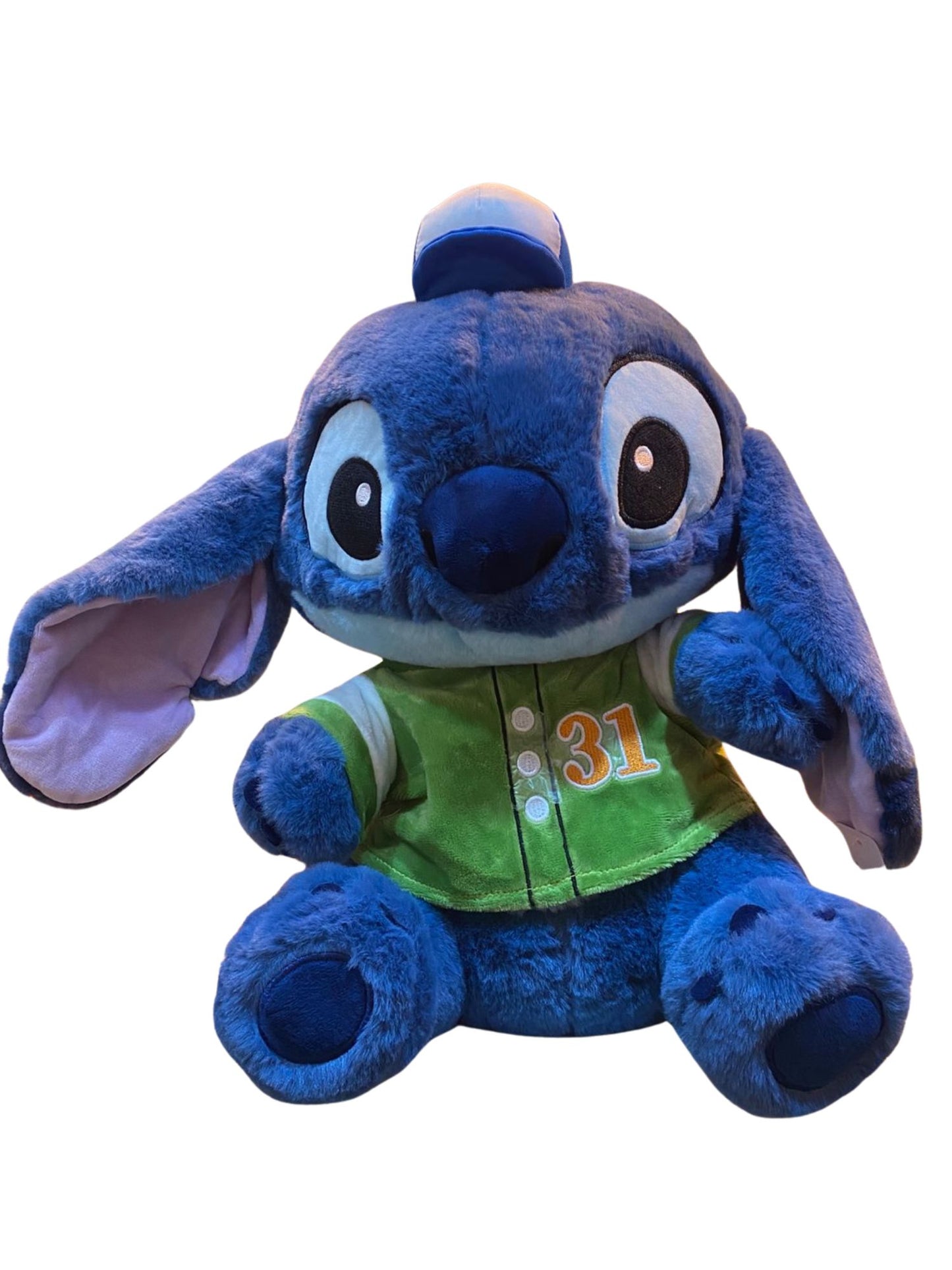 🪄 Stitch con sudadera verde – Peluche edición especial